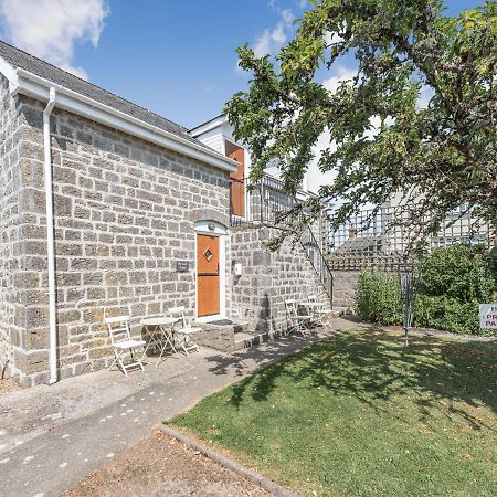 Вилла The Coach House Тенби Экстерьер фото