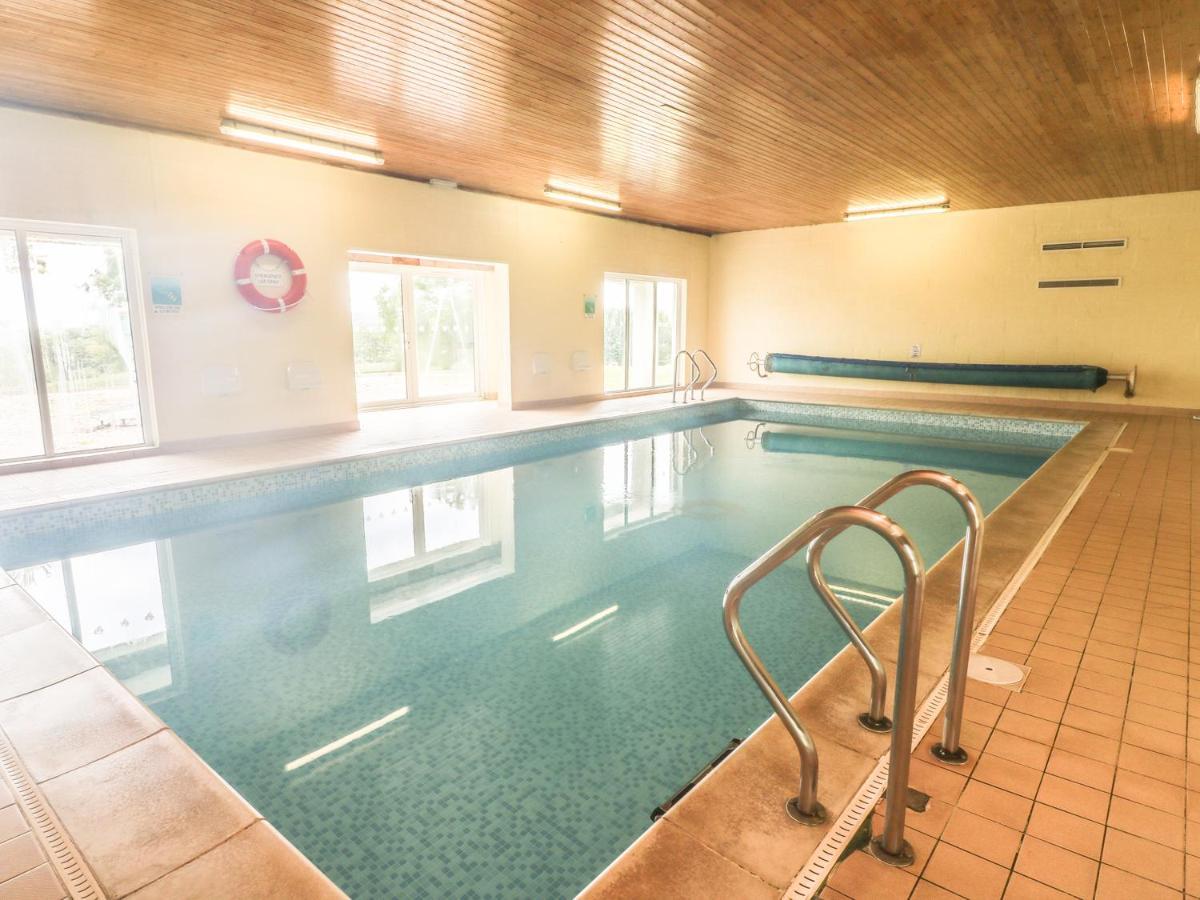 Вилла The Coach House Тенби Экстерьер фото